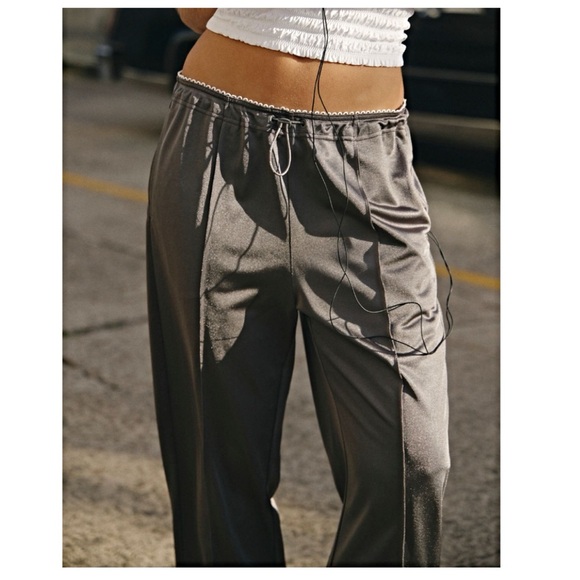 ♥️SALE! Gun Metal *Ultra Soft FREE PEOPLE Roll With It Pants L Pants NWT’S-$100 - Picture 4 of 10